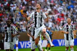 lol季中赛-尤文图斯队前锋备受瞩目，未来或成金靴争夺者的简单介绍