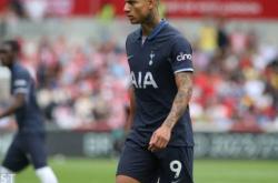 lol战绩查询-场上对决：巨人中锋对决灵巧前锋