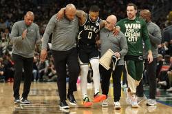 lol转区-关于雄鹿击败爵士，字母哥全方位表现取胜关键的信息