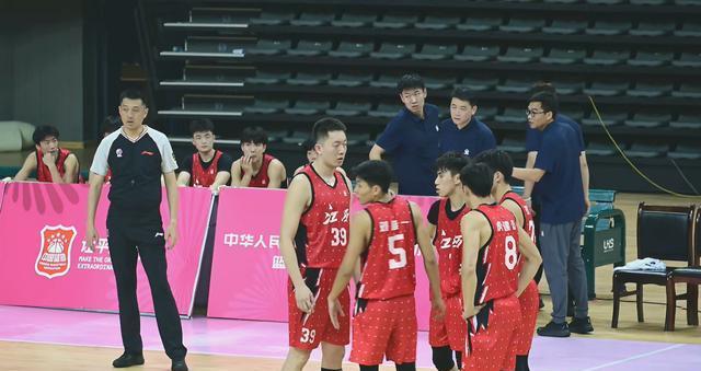 江西男篮客场大胜，取得胜利