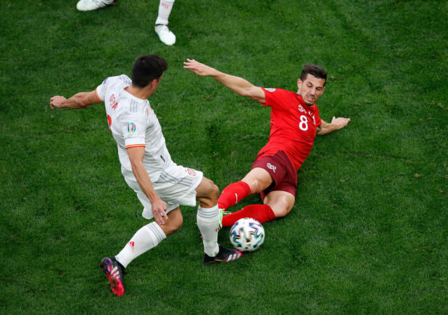 关于意大利战平捷克，双方五五开平，难分胜负的信息