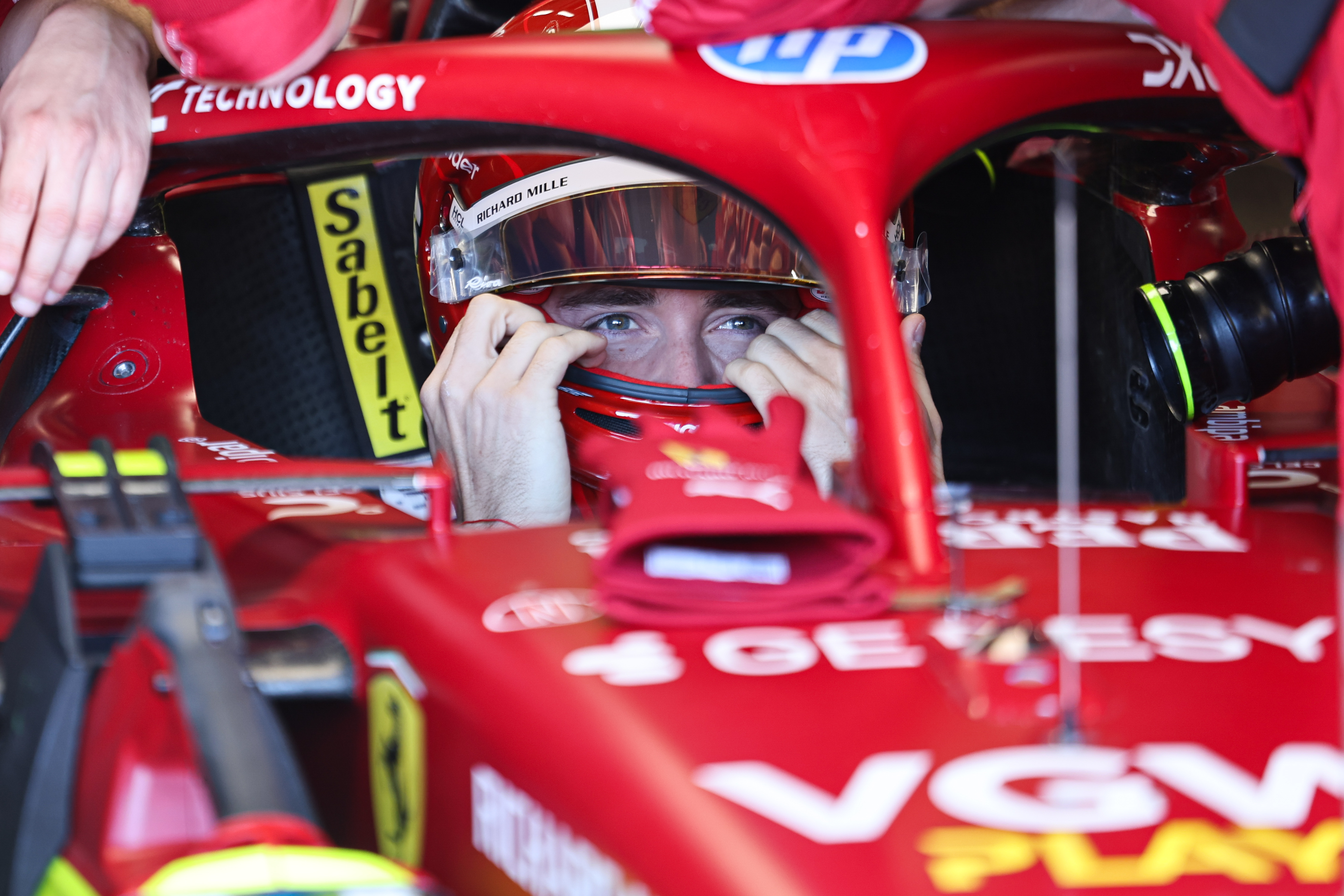 关于伦敦举行F1赛车比赛，热刺表现历史性的信息