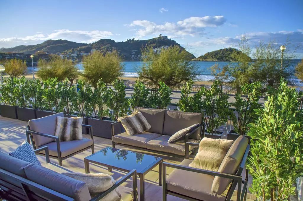 圣塞瓦斯蒂安客场劫财，反客为主