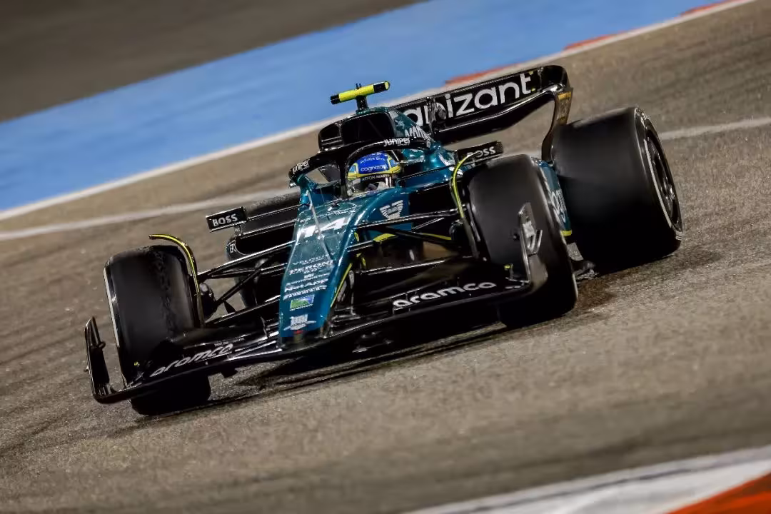 索伯车队横扫红牛二队，阿隆索惊艳四座